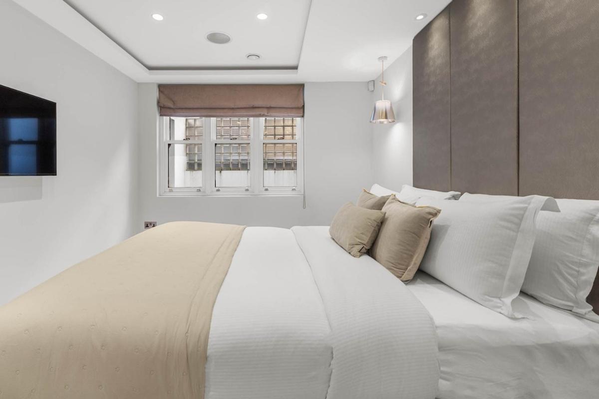 Stylish Hyde Park Two-bedroom Escape